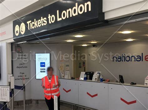 national express ticket office cardiff.